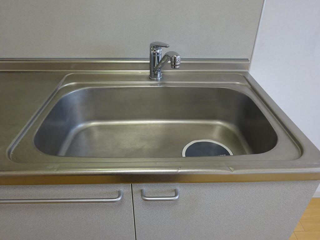 キッチン　※参考写真　同建物の他の部屋です