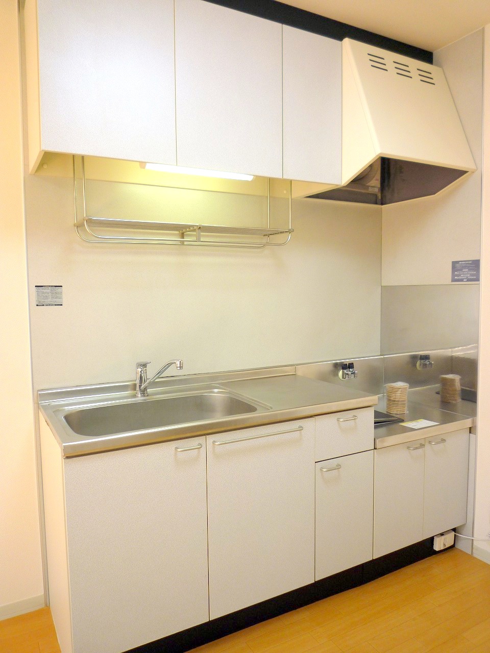 キッチン　※参考写真　同建物の他の部屋です