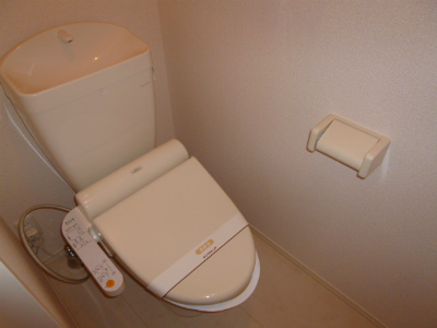 トイレ　温水洗浄便座付きトイレ