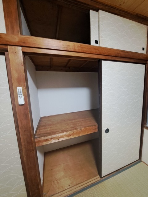 収納　２階和室収納