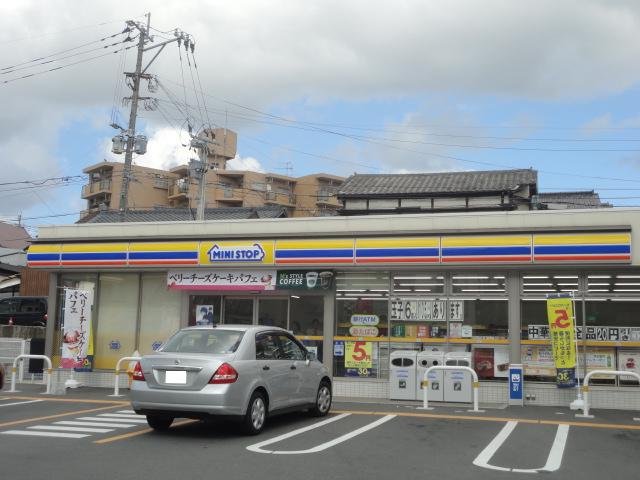 その他　ミニストップ八幡大蔵店（その他）まで833m