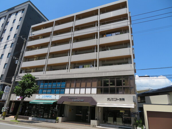 建物外観　外観は落ち着いています