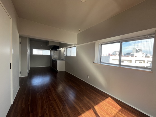 居室・リビング　こちらの居間で趣味の時間をお楽しみください