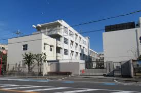 中学校　東大阪市立布施中学校（中学校）まで478m