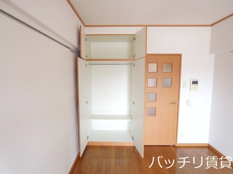 収納　別号室タイプの為、現状を優先致します。