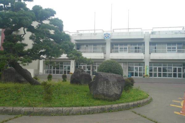 小学校　岩木小学校（小学校）まで230m