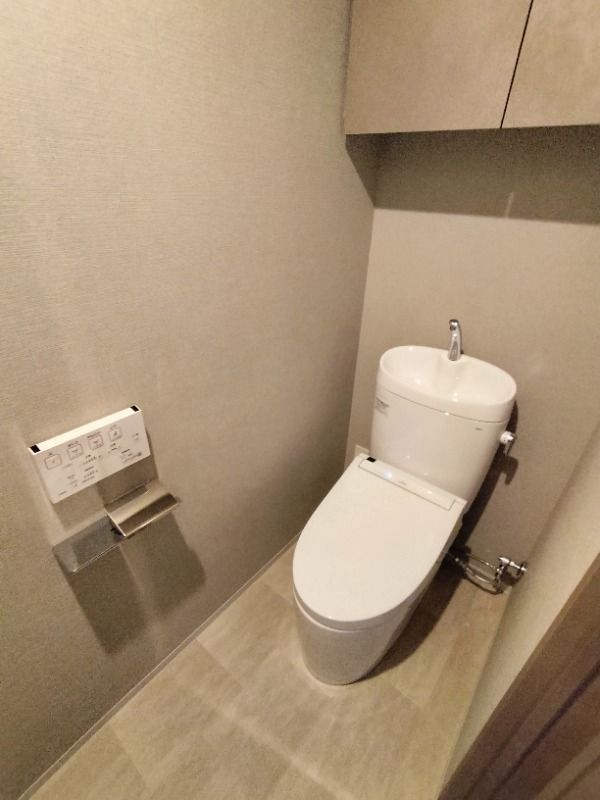 トイレ　落ち着いたトイレです