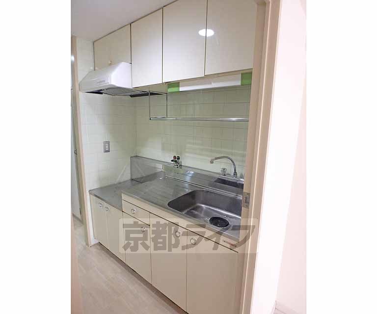 キッチン　収納たっぷりのキッチンです。