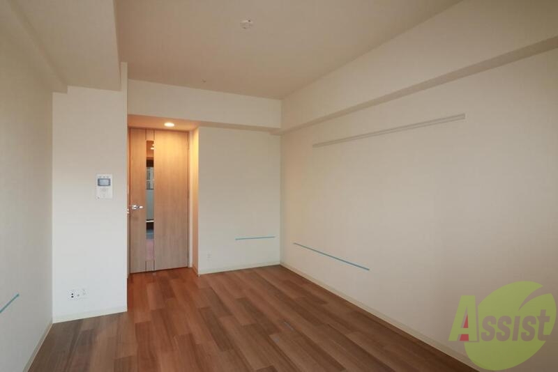 居室・リビング　フローリング貼りの綺麗な室内です