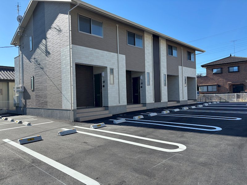 駐車場　車をお持ちの方に嬉しい駐車場付きの物件です