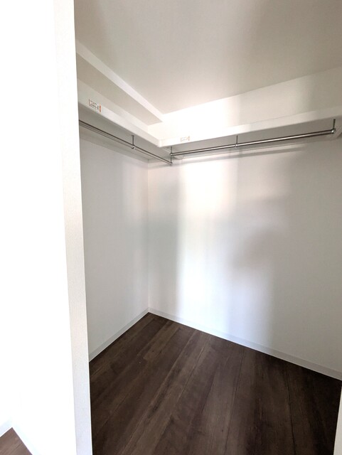 収納　建築中の２０４号写真