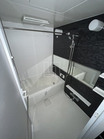 バス・シャワールーム　グランカーサ難波元町　浴室