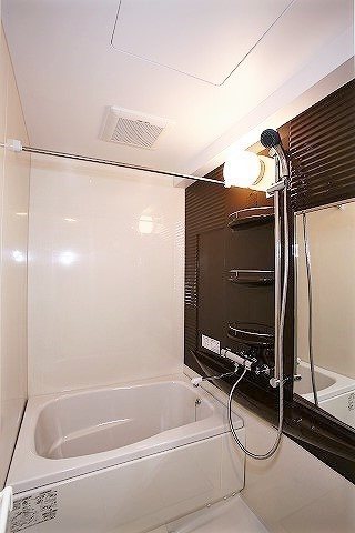 バス・シャワールーム　浴室　※別号室参考写真