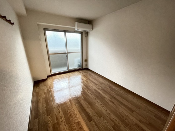 居室・リビング　※別号室のお写真です