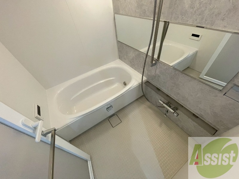 バス・シャワールーム　お風呂になります。一日の疲れを癒してくださいね。