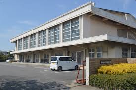 小学校　吉田小学校（小学校）まで552m