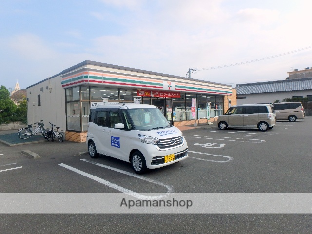 コンビニ　セブンイレブン（コンビニ）まで806m