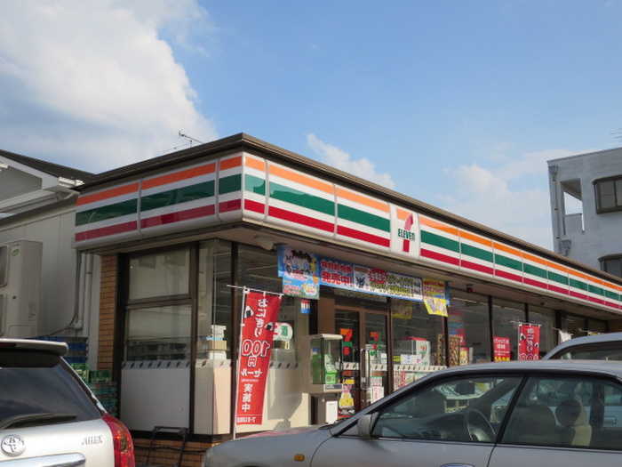 コンビニ　セブンイレブン（コンビニ）まで282m