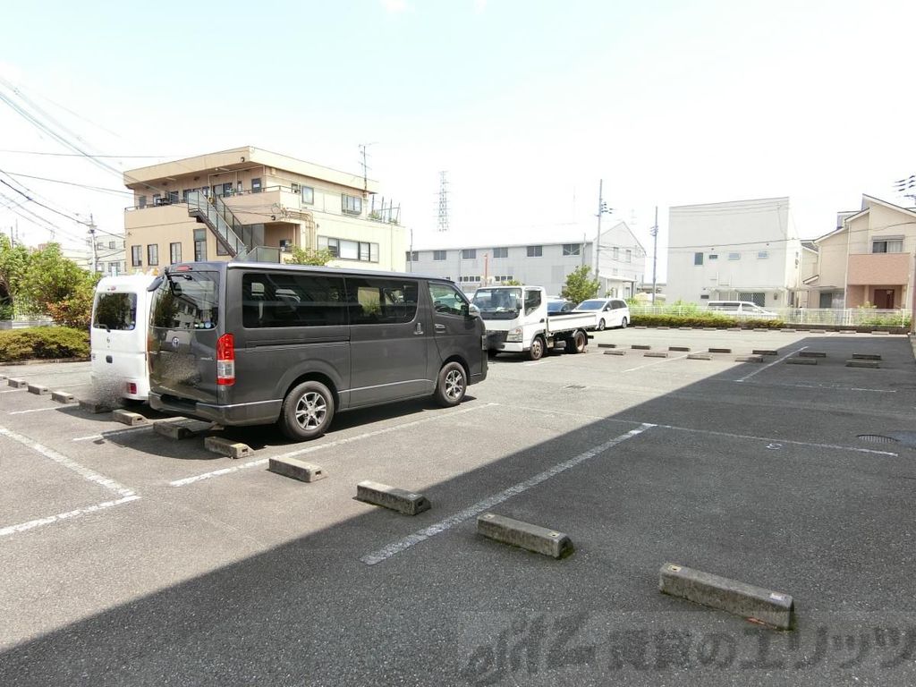 駐車場　駐車場