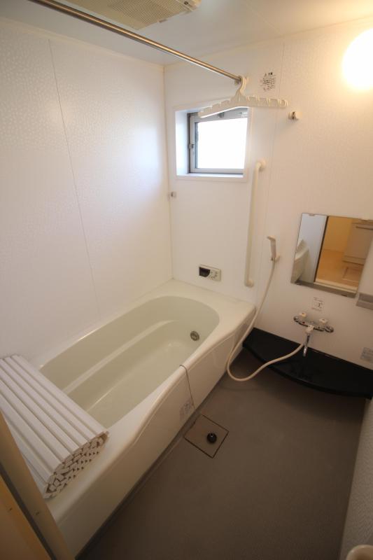 バス・シャワールーム　浴室　乾燥機、追い焚き機能付き