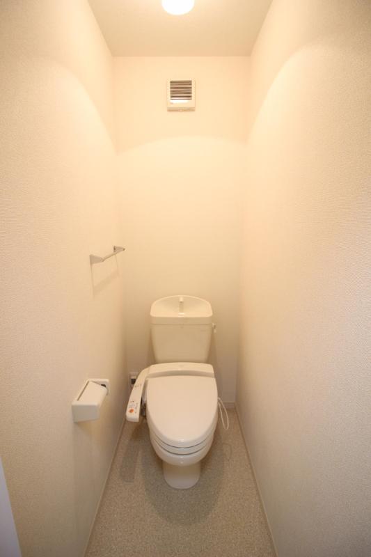 トイレ　トイレ　温水洗浄便座付き