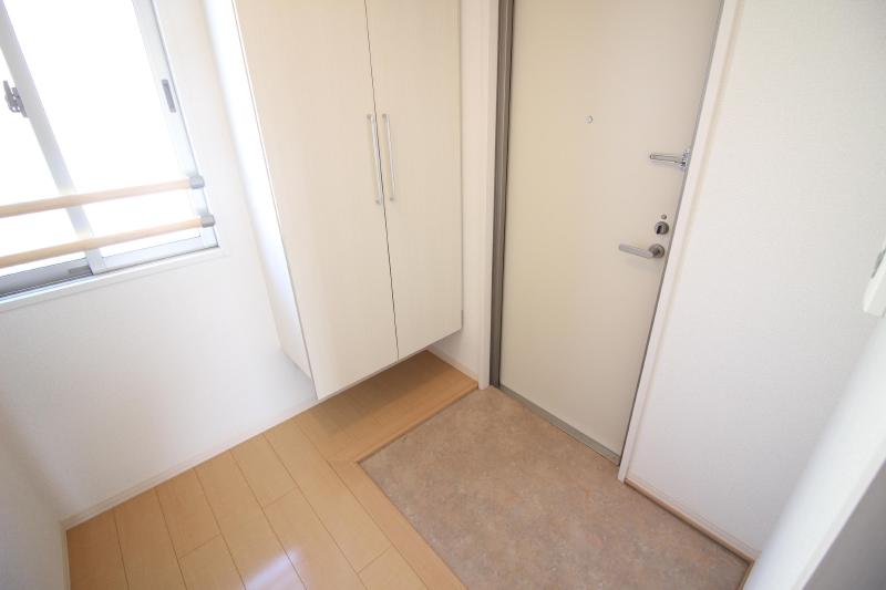 玄関　玄関　シューズボックスあり