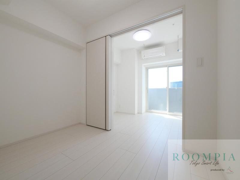 居室・リビング　室内