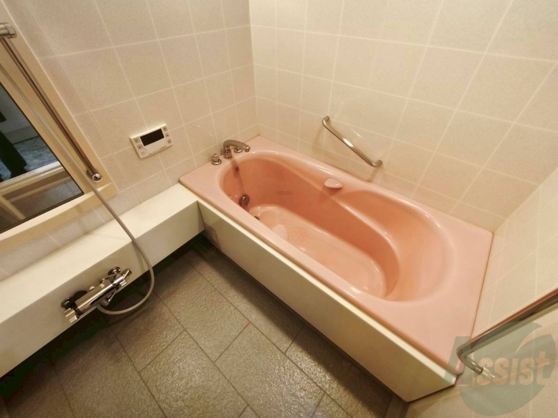 バス・シャワールーム　お風呂です。ゆっくりお風呂につかるのも体に良いですね～