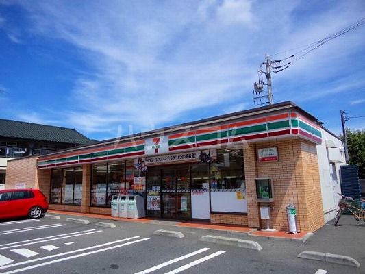 コンビニ　セブン‐イレブン 深大寺店（コンビニ）まで566m