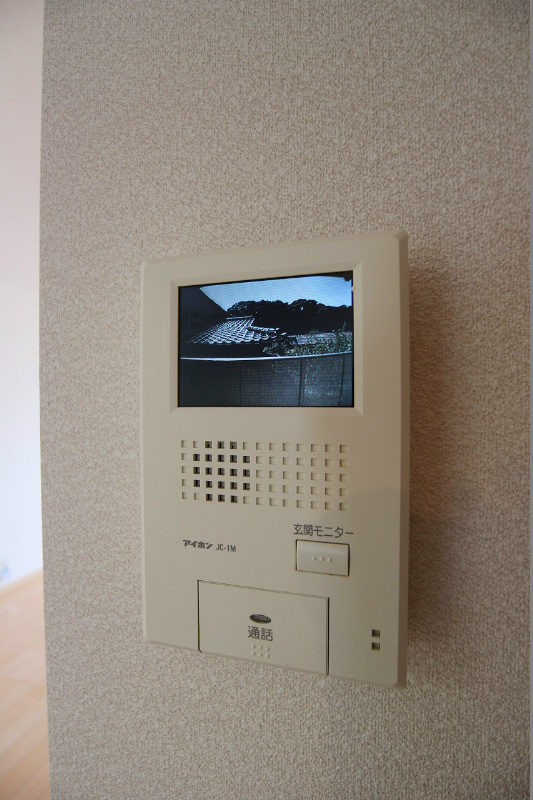 セキュリティ　※別号室の写真です。TVモニター付インターホンなので安心です