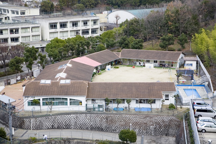 幼稚園・保育園　豊中市立北緑丘保育所（幼稚園・保育園）まで166m