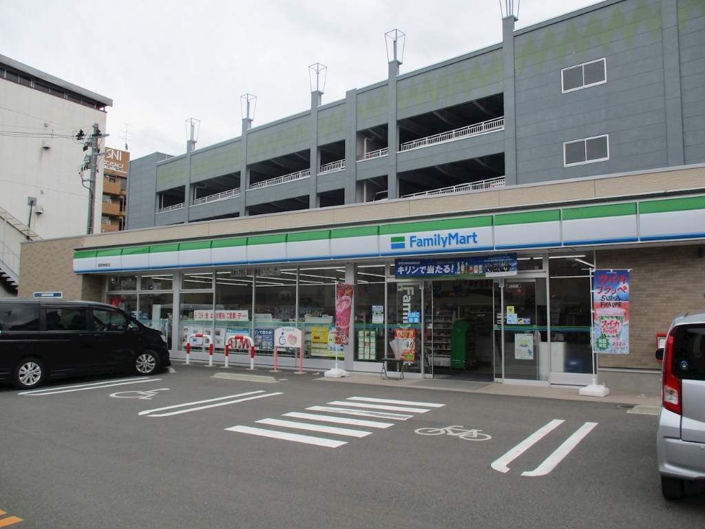 コンビニ　ファミリーマート 盛岡神明町店（コンビニ）まで135m