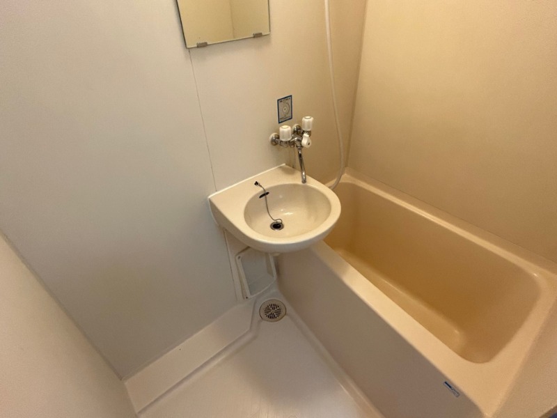 バス・シャワールーム　同物件別部屋イメージ