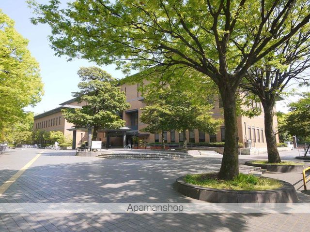 図書館　鶴舞中央図書館（図書館）まで370m