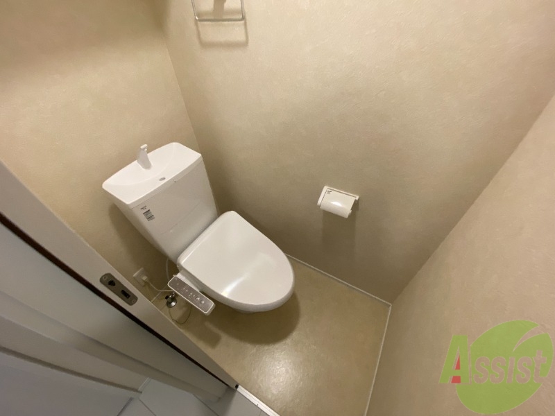 トイレ　嬉しいウォシュレット機能付きです。シャワートイレは便利ですね