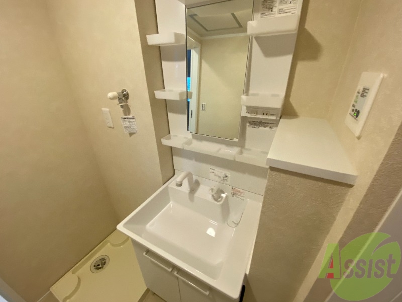 洗面設備　洗面台は独立しています。朝の身支度はこちらでどうぞ～