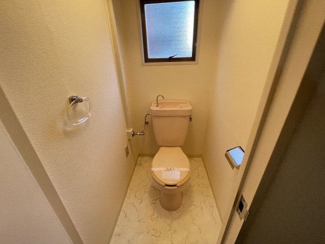 トイレ　シンプルで使いやすいトイレです