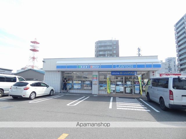 コンビニ　ローソン（コンビニ）まで561m