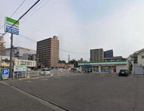 その他　ファミリーマート福島太田町店（その他）まで675m