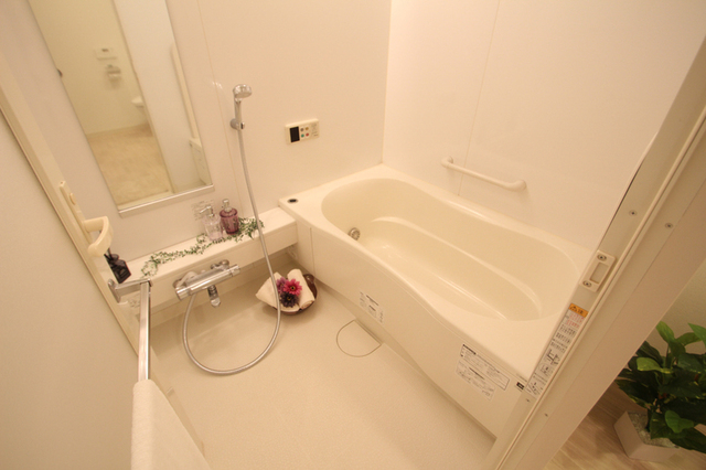 バス・シャワールーム　※別室の参考写真の為、現況優先です。