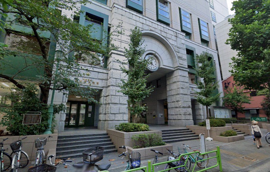 小学校　中央区立日本橋小学校（小学校）まで310m