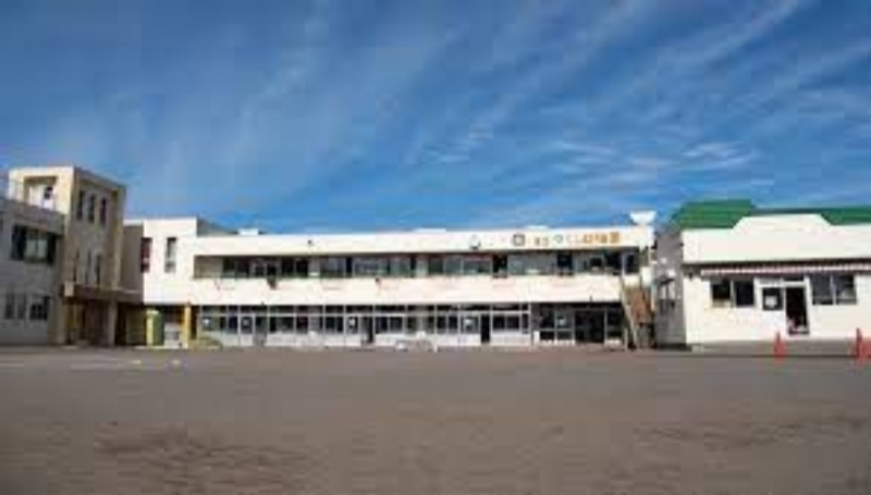 幼稚園・保育園　富丘つくし保育園（幼稚園・保育園）まで325m