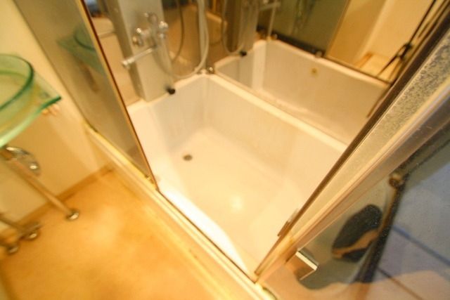 バス・シャワールーム　シャワーユニット