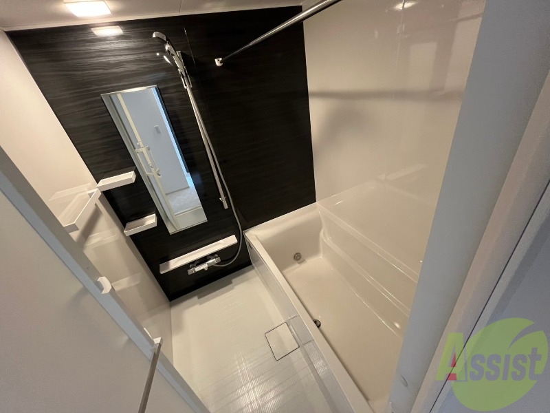 バス・シャワールーム　お風呂になります。一日の疲れを癒してくださいね。