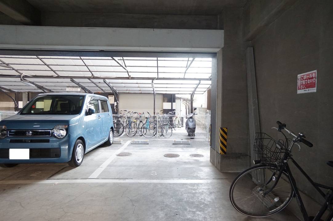 駐車場　駐車場