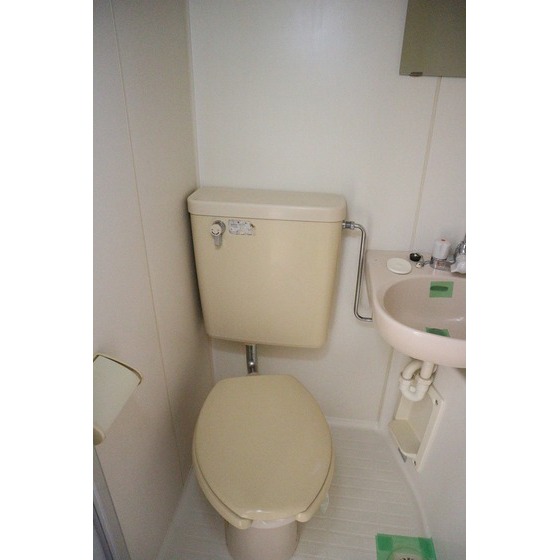 トイレ　※写真は同タイプの別のお部屋の物