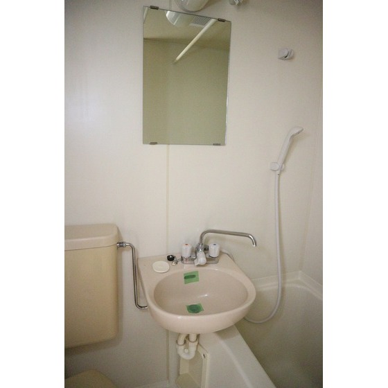 洗面設備　※写真は同タイプの別のお部屋の物