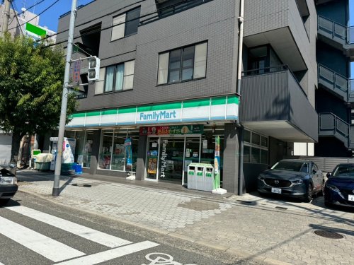 コンビニ　ファミリーマート 阿倍野筋三丁目店（コンビニ）まで72m