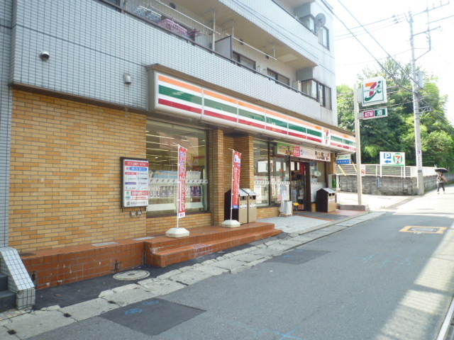 コンビニ　セブンイレブン川崎西生田店（コンビニ）まで411m