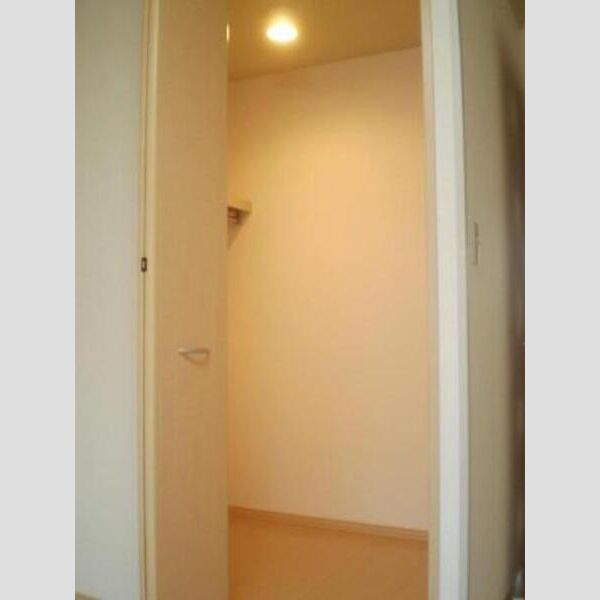 収納　ウォークインクローゼット